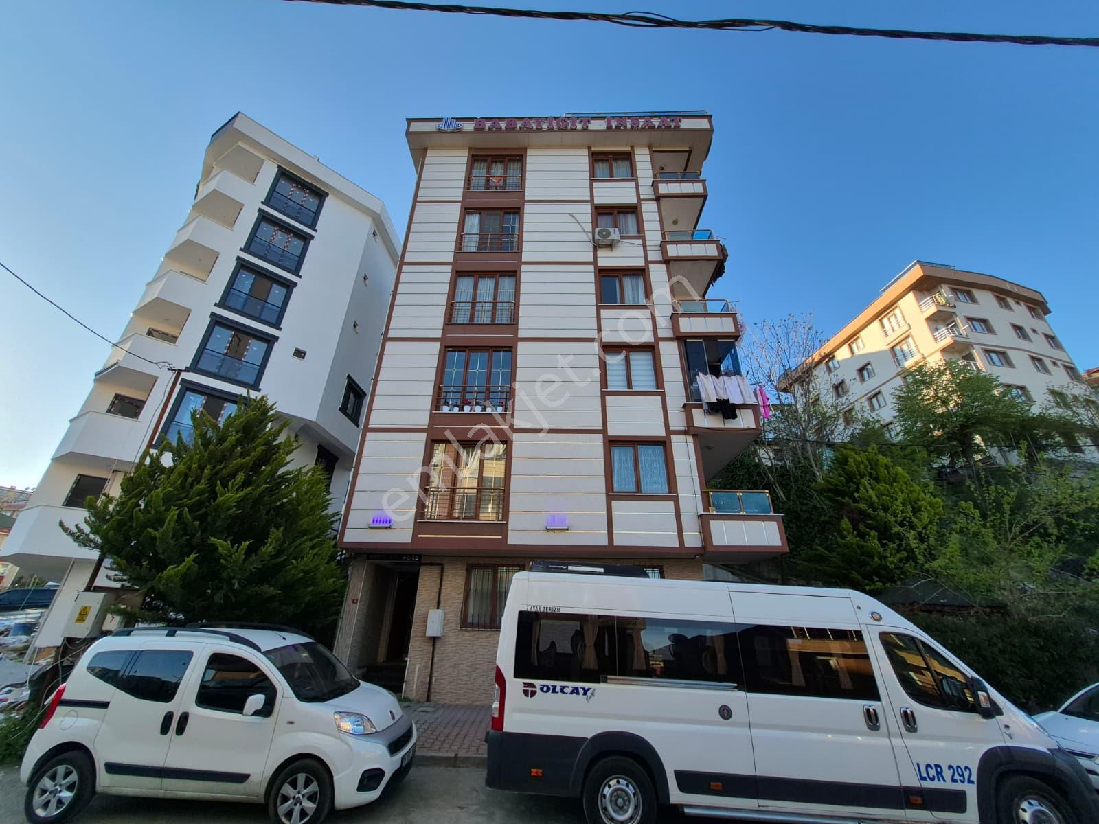 Eyupsultan Satılık Giriş Katta Genç 1+1 Daire