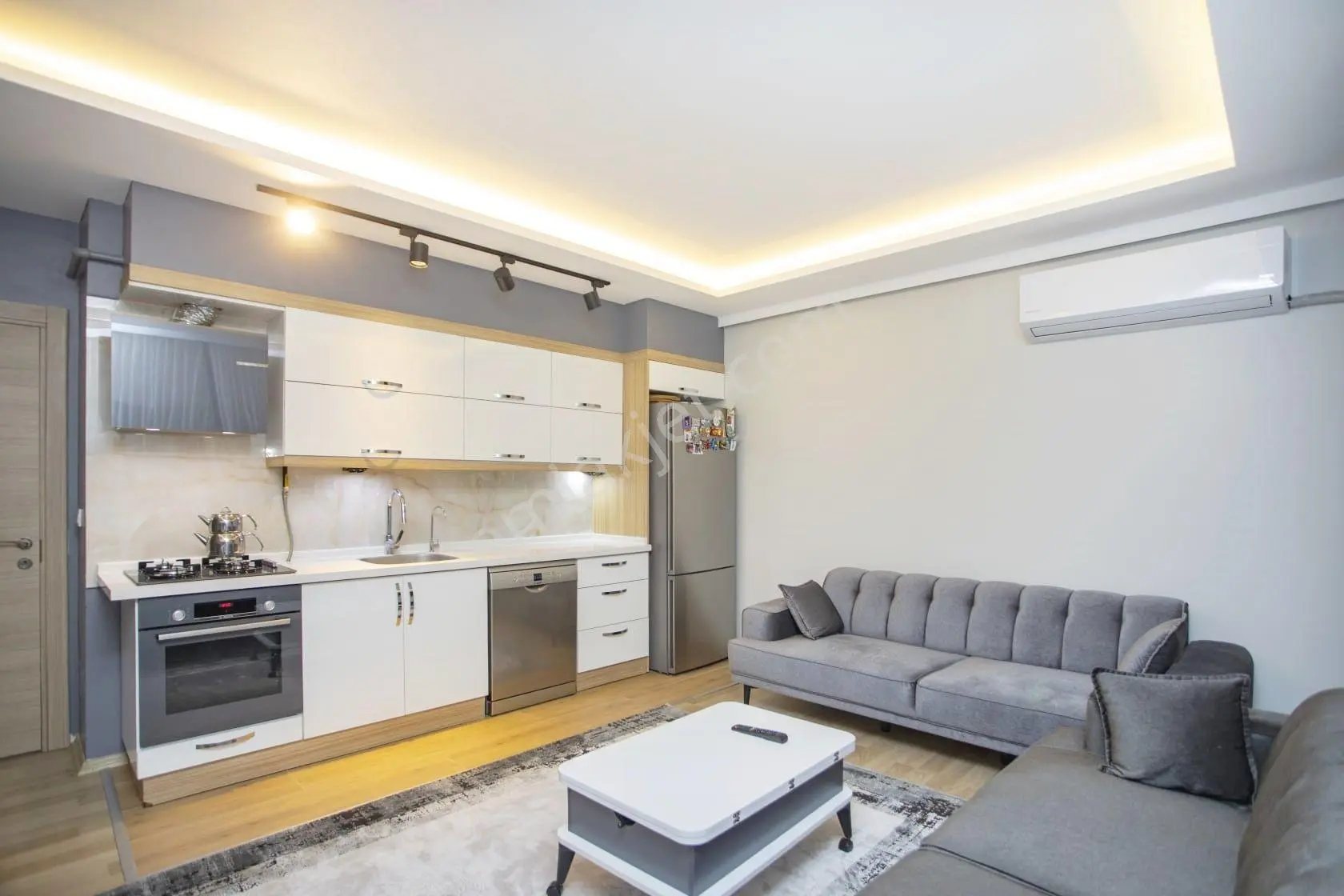 Küçükçiğlide Satılık 2+1 Doğalgazlı+balkonlu+asansörlü (serkan)