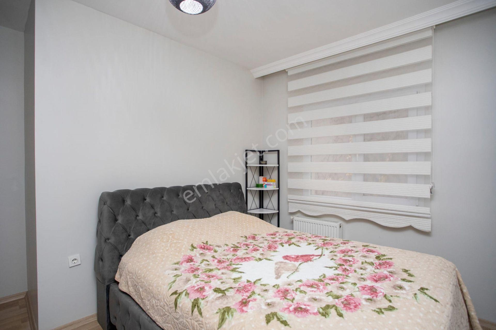 Küçükçiğlide Satılık 2+1 Doğalgazlı+balkonlu+asansörlü (serkan) - Görsel 14