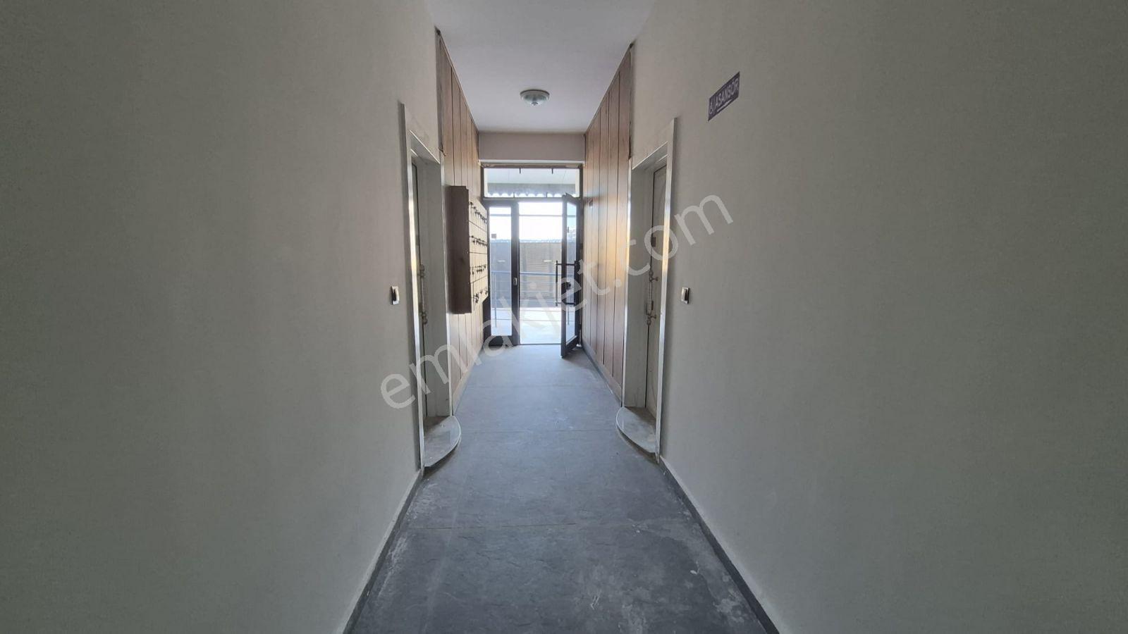 Altıntaş 40lık Yol 2. Parselde Site İçinde Havuzlu 1+1 Satılık - Görsel 7