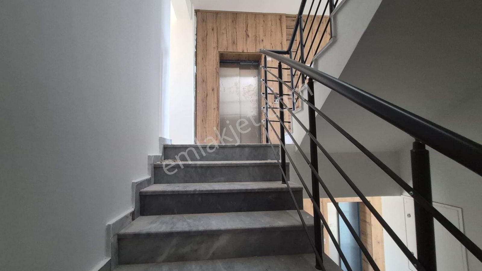 Altıntaş 40lık Yol 2. Parselde Site İçinde Havuzlu 1+1 Satılık - Görsel 33