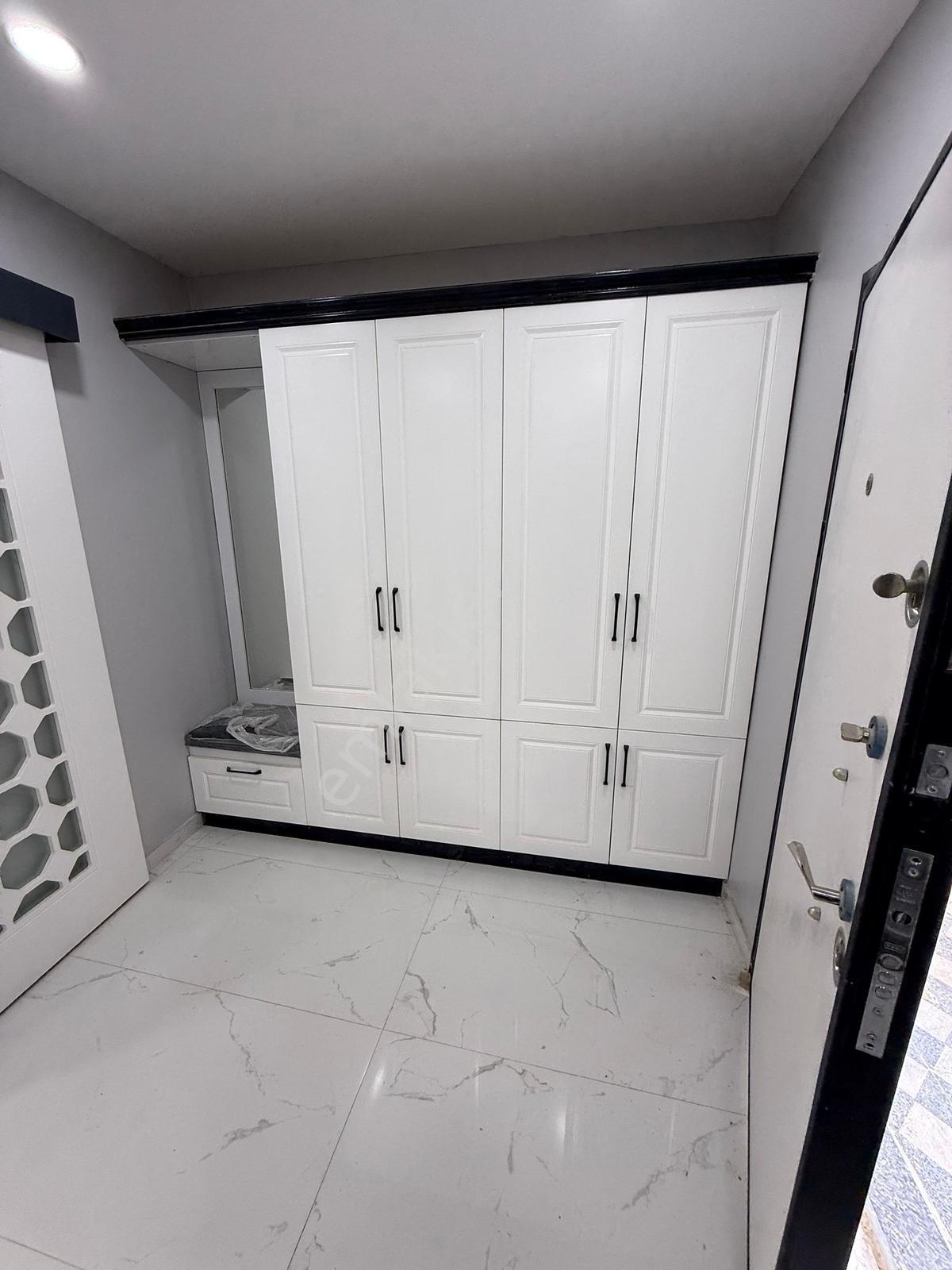 4+1 Kombili Teraslı Geniş Bahçe Kullanım Alanlı Fırsat Villa - Görsel 23
