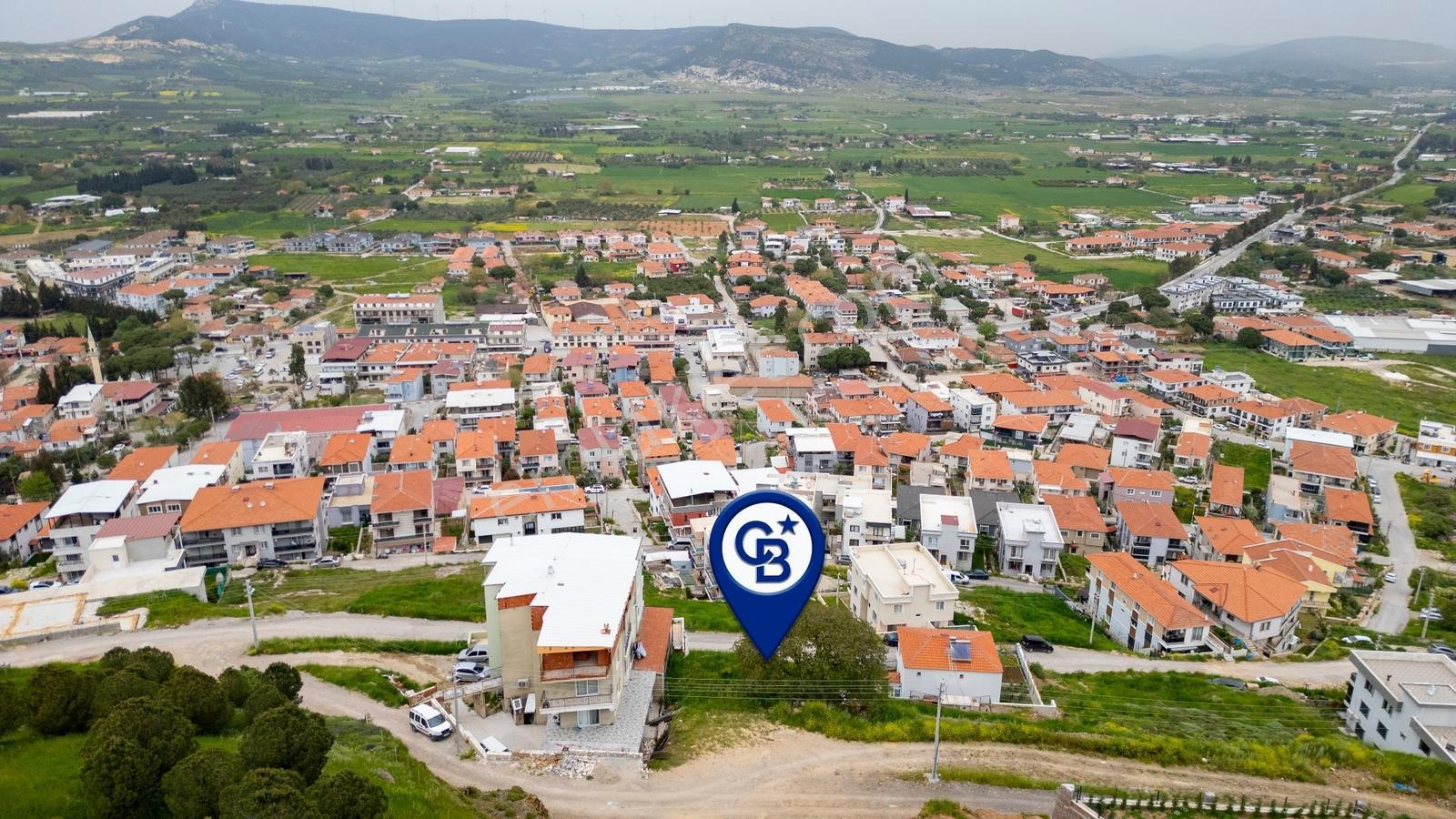Foça Bağarasında Prestijli Konumda 30/60 İmarlı Özel Arsa