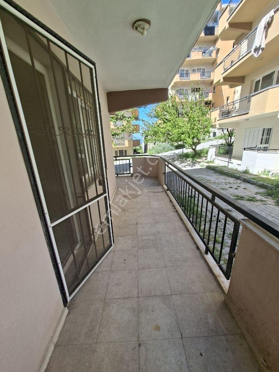 Kuşadası Merkezde Satılık 2+1 Arakat Daire - Görsel 4