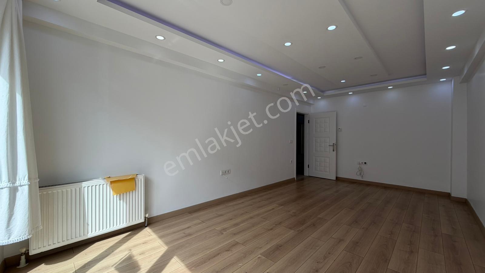 Çiftlikönü Mahallesinde Salı Pazarı Sokağı Kiralık 2+1 Daire - Görsel 5