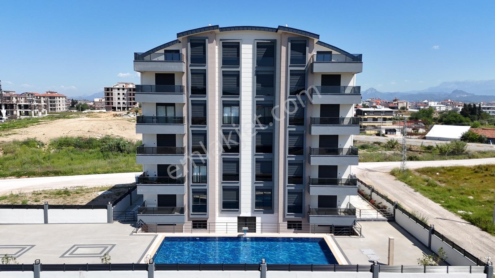 Serik Gedikte Havuzlu Doğal Gazlı Lüks 3+1 Daireler - Görsel 10