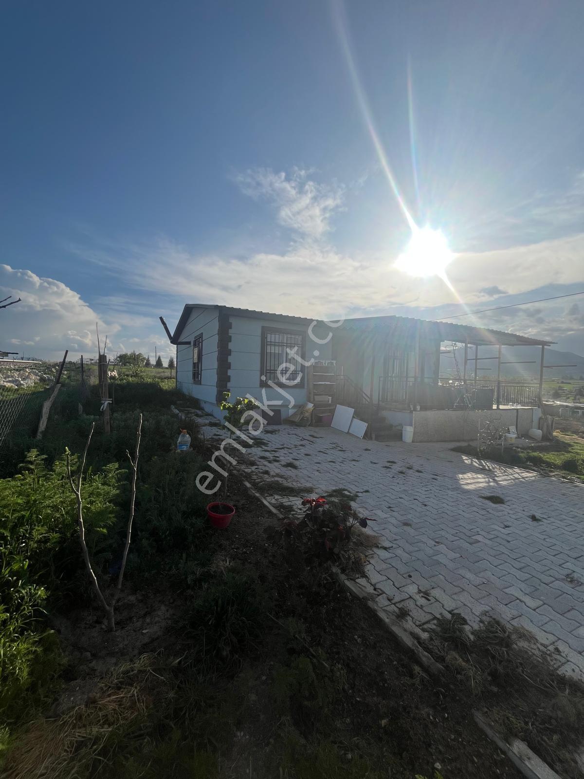 Korkuteli Bozova Yukarı Da İçinde 2+1 Ev Olan 842 M2 Satılık Tarla - Görsel 3