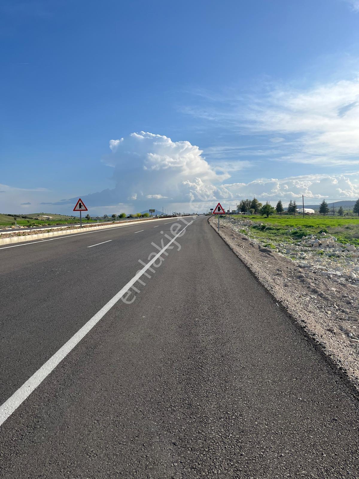 Korkuteli Bozova Yukarı Da İçinde 2+1 Ev Olan 842 M2 Satılık Tarla - Görsel 8