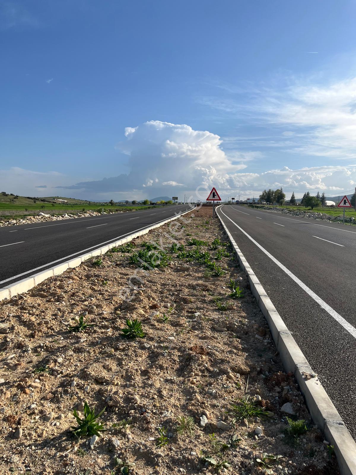 Korkuteli Bozova Yukarı Da İçinde 2+1 Ev Olan 842 M2 Satılık Tarla - Görsel 12