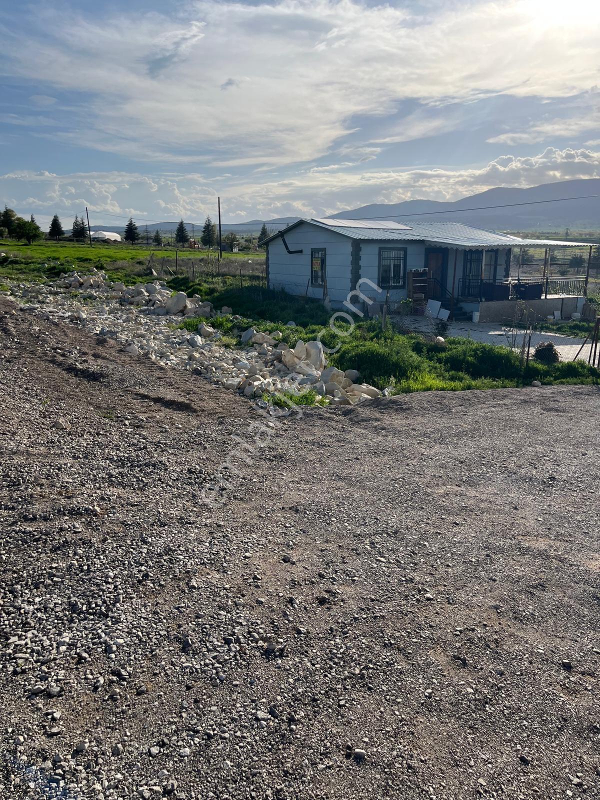 Korkuteli Bozova Yukarı Da İçinde 2+1 Ev Olan 842 M2 Satılık Tarla - Görsel 10