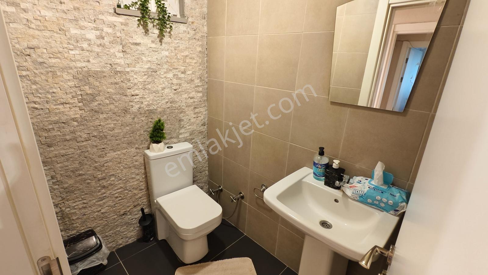 Uğur Şahin'den İzmit Merkezde Satılık Arakat 3+1 14om² Daire - Görsel 27