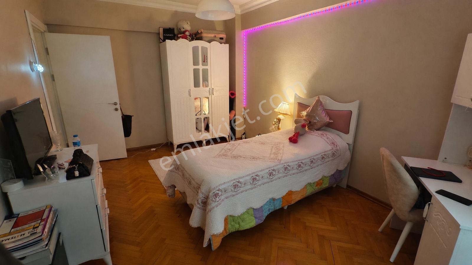 Uğur Şahin'den İzmit Merkezde Satılık Arakat 3+1 14om² Daire - Görsel 22