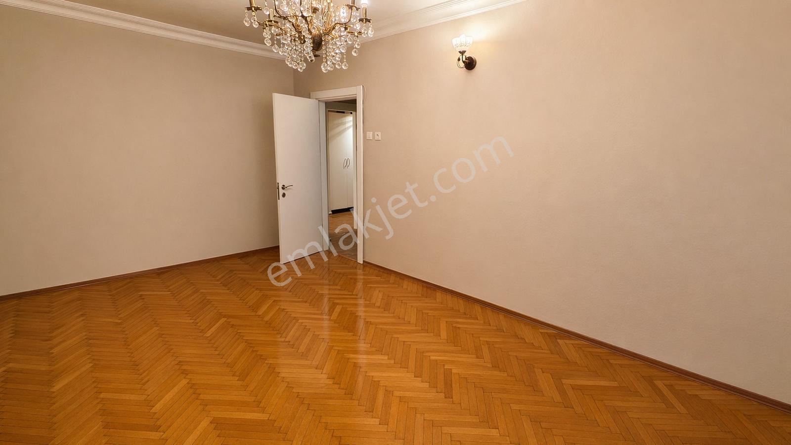 Uğur Şahin'den İzmit Merkezde Satılık Arakat 3+1 14om² Daire - Görsel 20