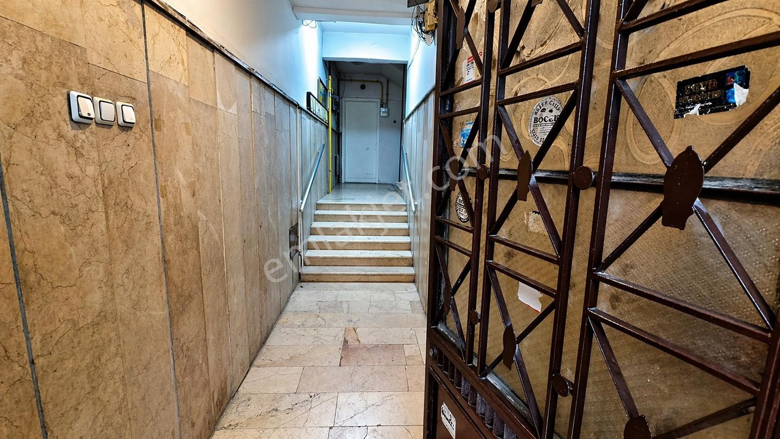 Uğur Şahin'den İzmit Merkezde Satılık Arakat 3+1 14om² Daire - Görsel 10