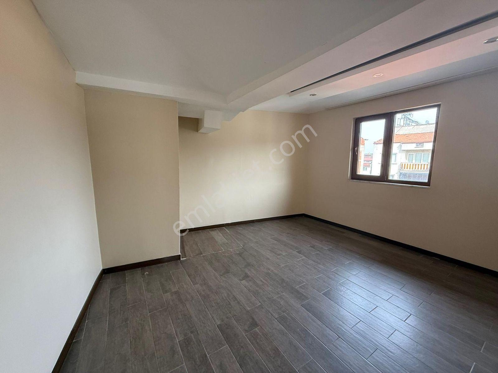 Remax Model Pelitlibağ Mahallesinde Satılık Tek Tapu Çift Daire - Görsel 33