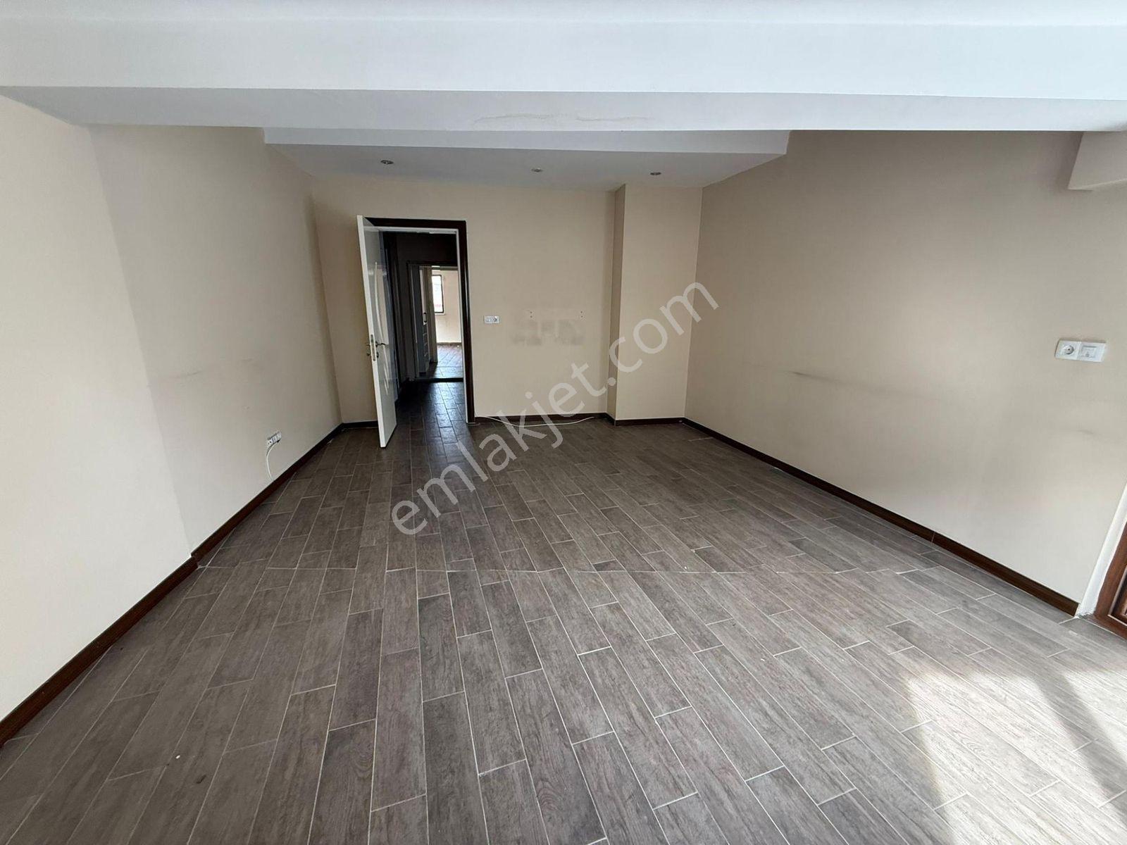 Remax Model Pelitlibağ Mahallesinde Satılık Tek Tapu Çift Daire - Görsel 8