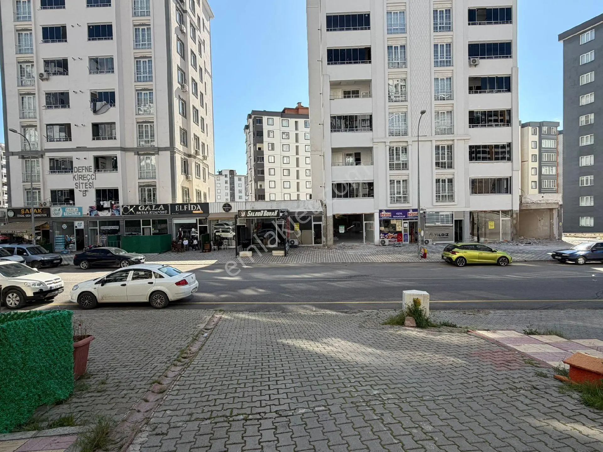 Yıldız Emlakan Satılık Bacalı Ve Bacasız Dükkan Ve İşyerleri