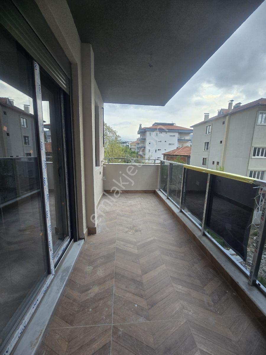Lüks Site İçinde Tatil Modunda Yaşam Alanı - Görsel 2