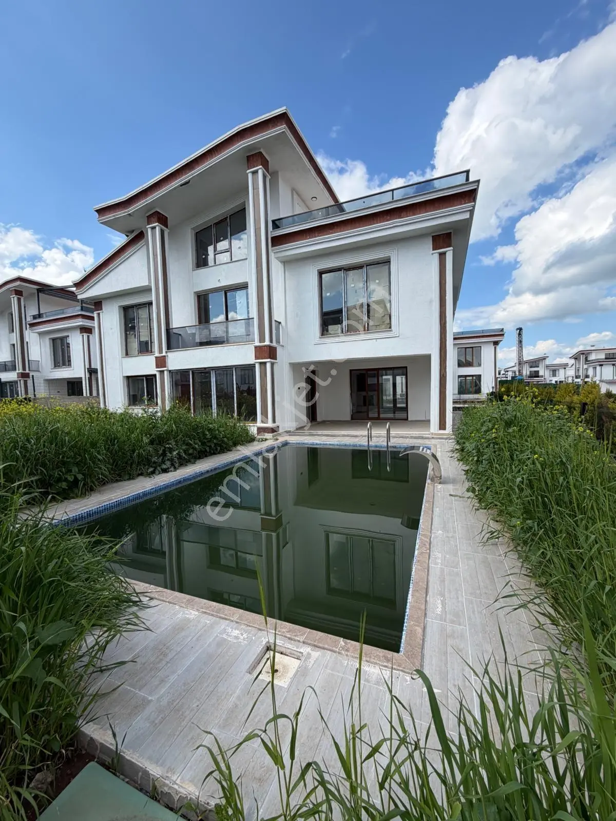 Beyazsaray Villalarında Ekstra Masraflı 7+1 Satılık Havuzluvilla