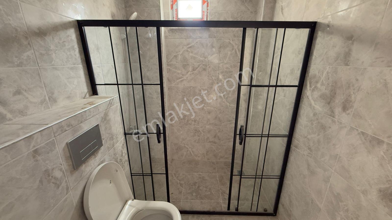 Toplu Konut Bulvarına Cephe | Remax Rahşan Çam'dan Satılık 1+1 - Görsel 17