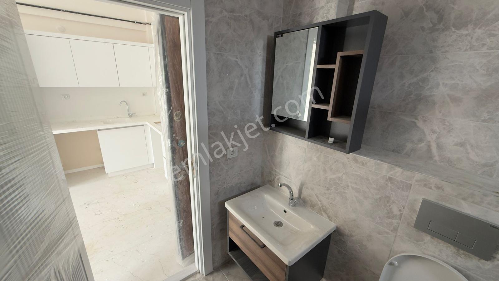 Toplu Konut Bulvarına Cephe | Remax Rahşan Çam'dan Satılık 1+1 - Görsel 16