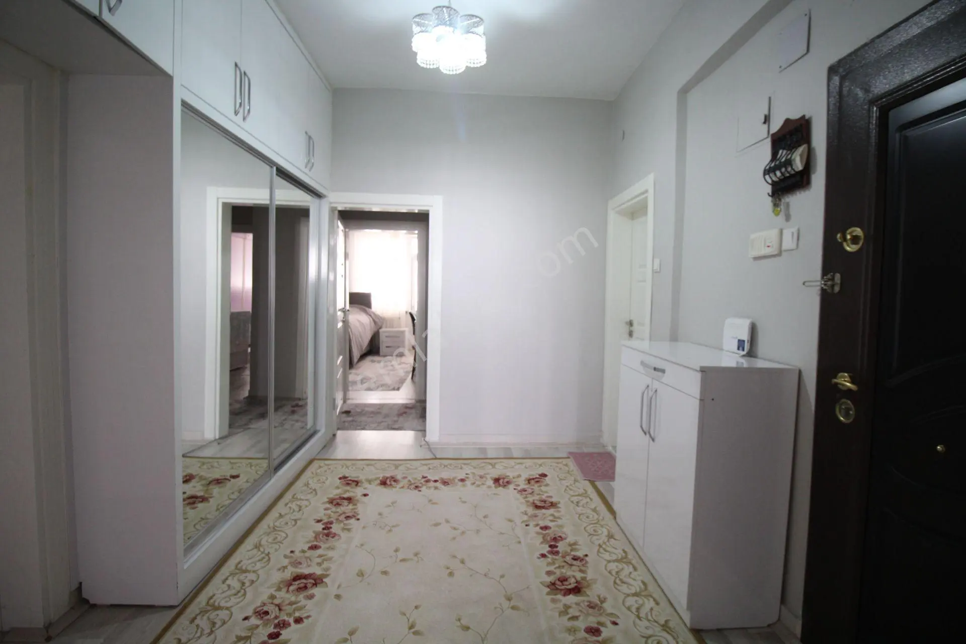 Aksaray Fatih Mahallesi Atasaray Cami Civarı 3+1 Satılık Bakımlı Daire