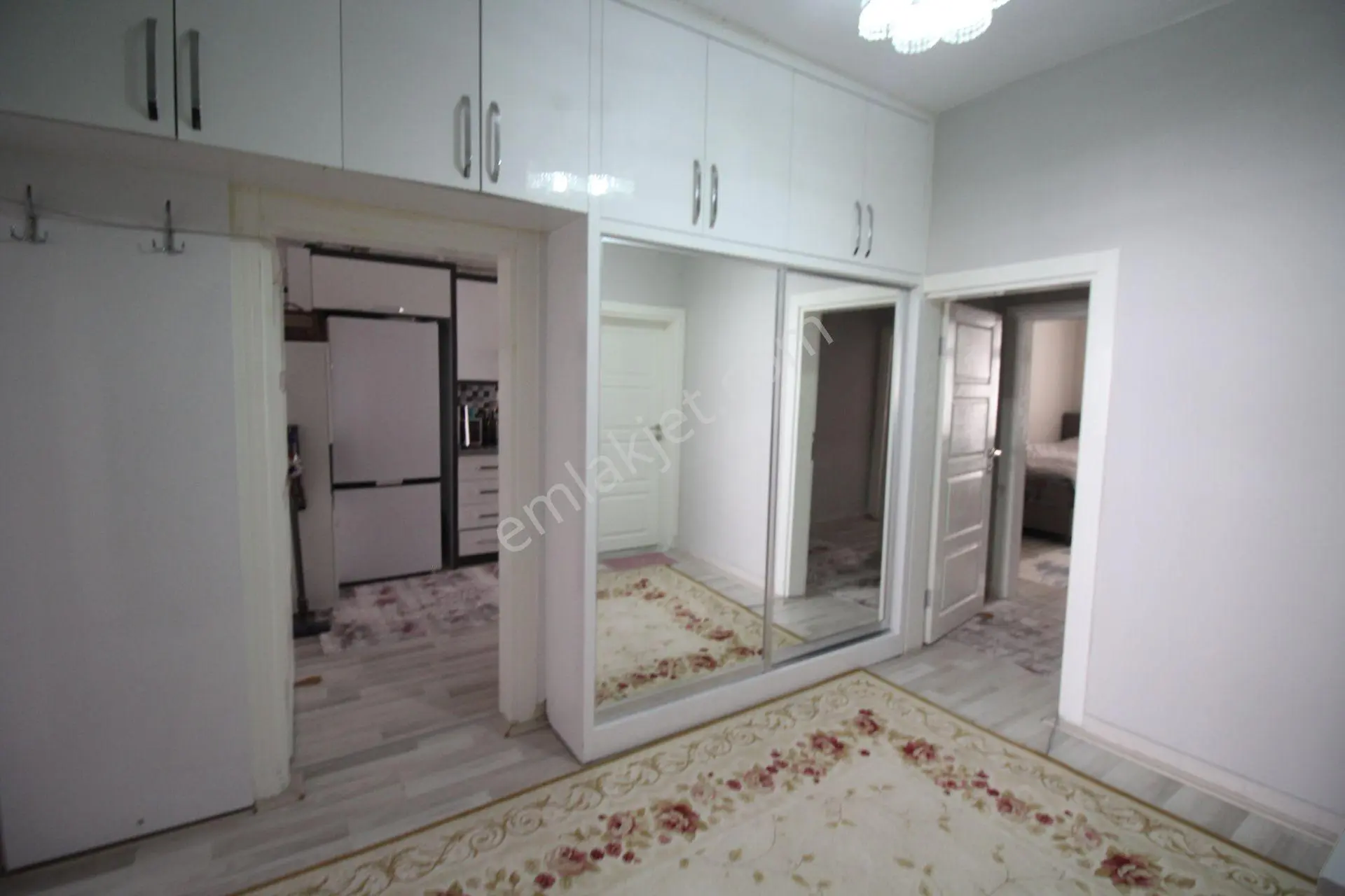 Aksaray Fatih Mahallesi Atasaray Cami Civarı 3+1 Satılık Bakımlı Daire - Görsel 2
