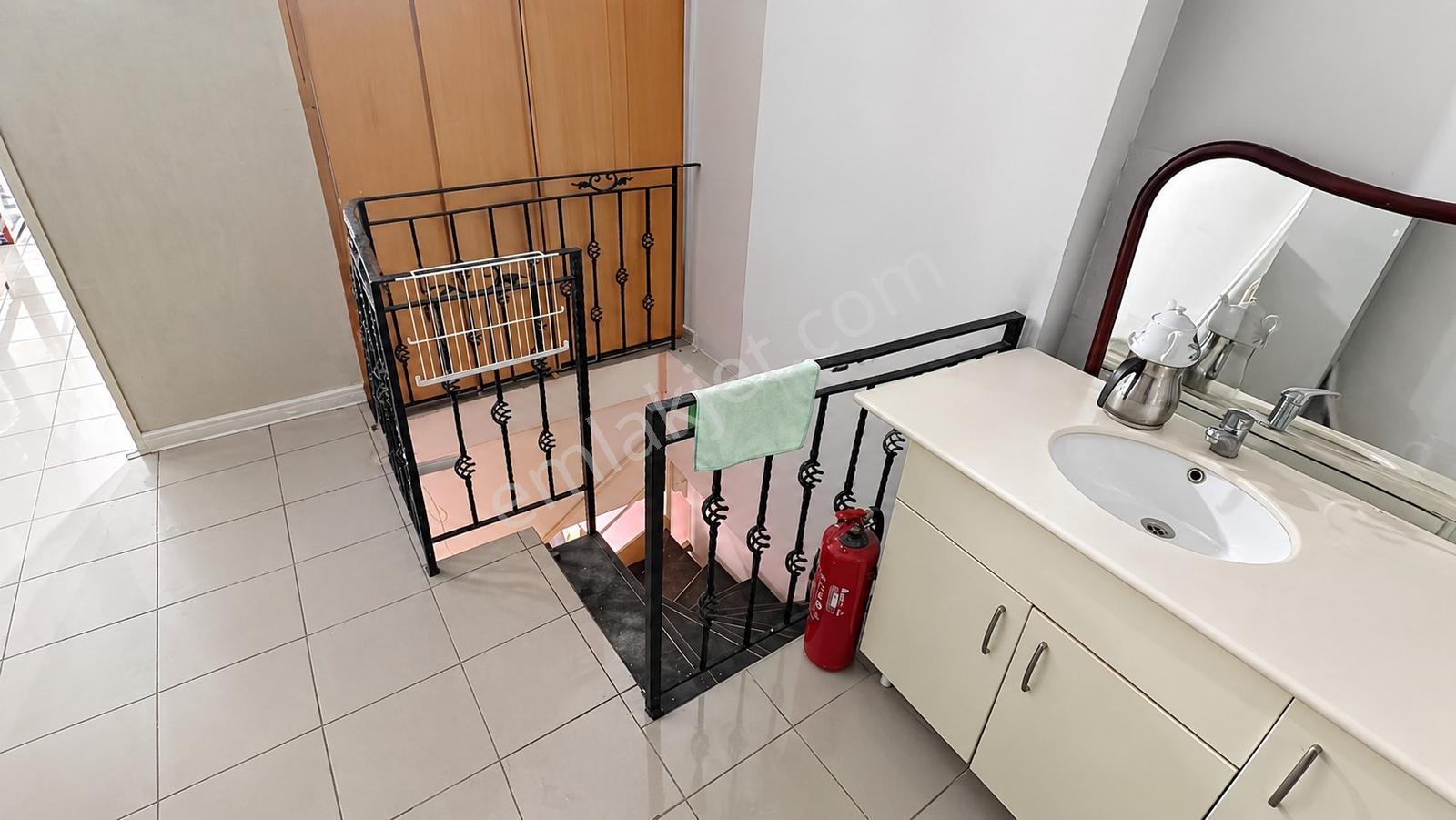 İzmit Çarşı Merkez'de Alemdar Cad. Yakın Satılık 75m² Dükkan - Görsel 4