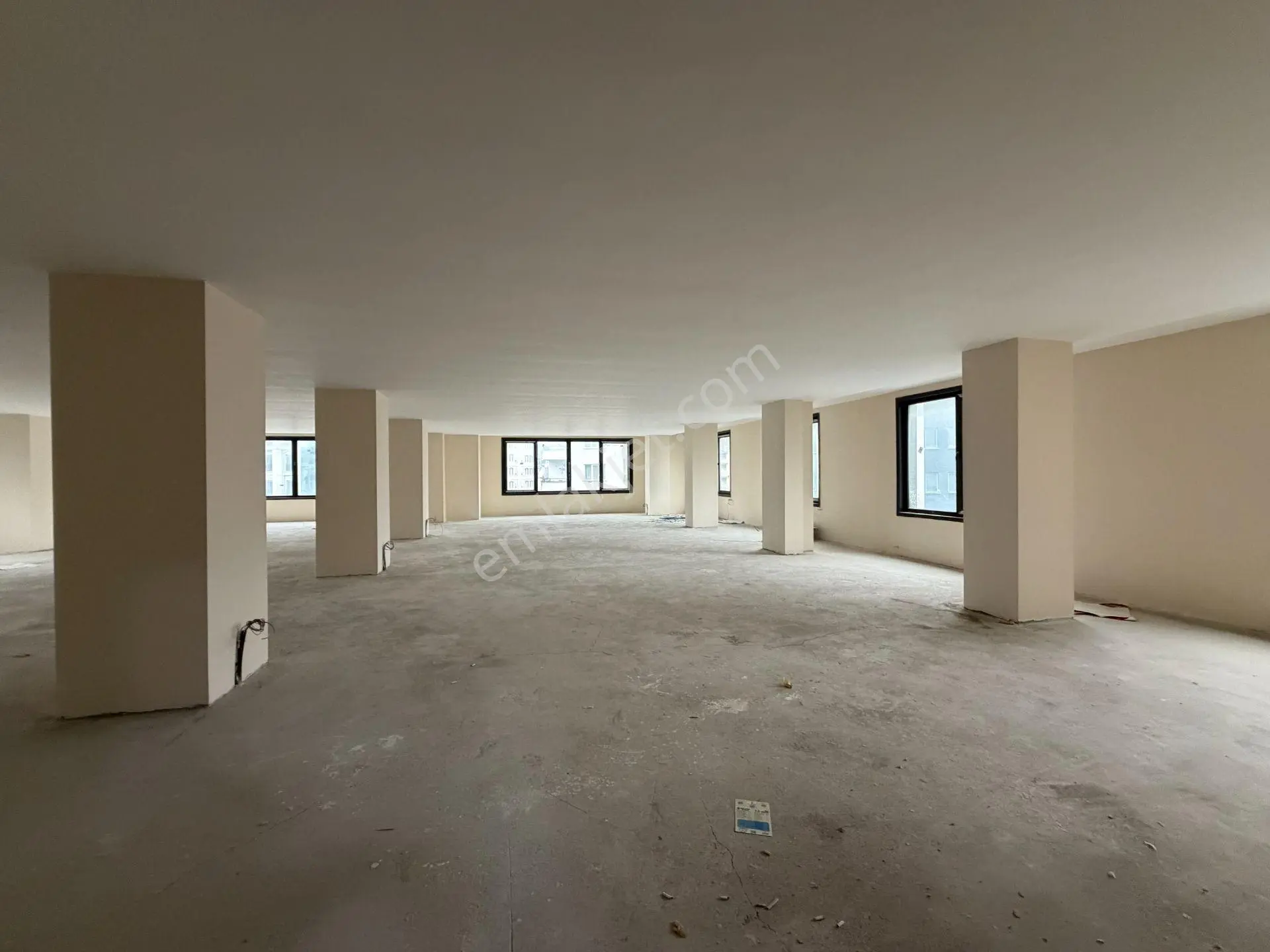 Maltepe Atatürk Cd Üzeri Prestijli Plaza Katı 300 M2 !