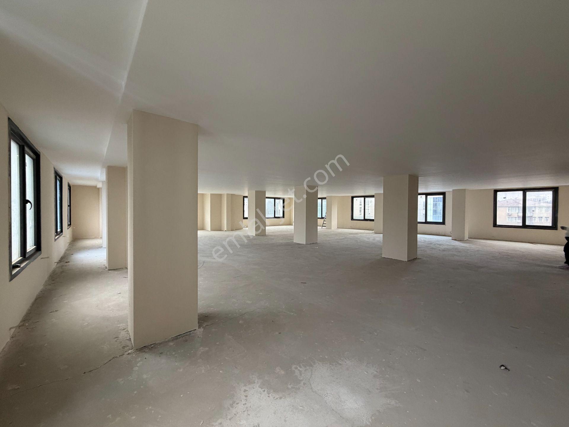 Bağlarbaşı Mh Atatürk Cad.üzeri Prestijli Plaza Katı 300 M2 ! - Görsel 13