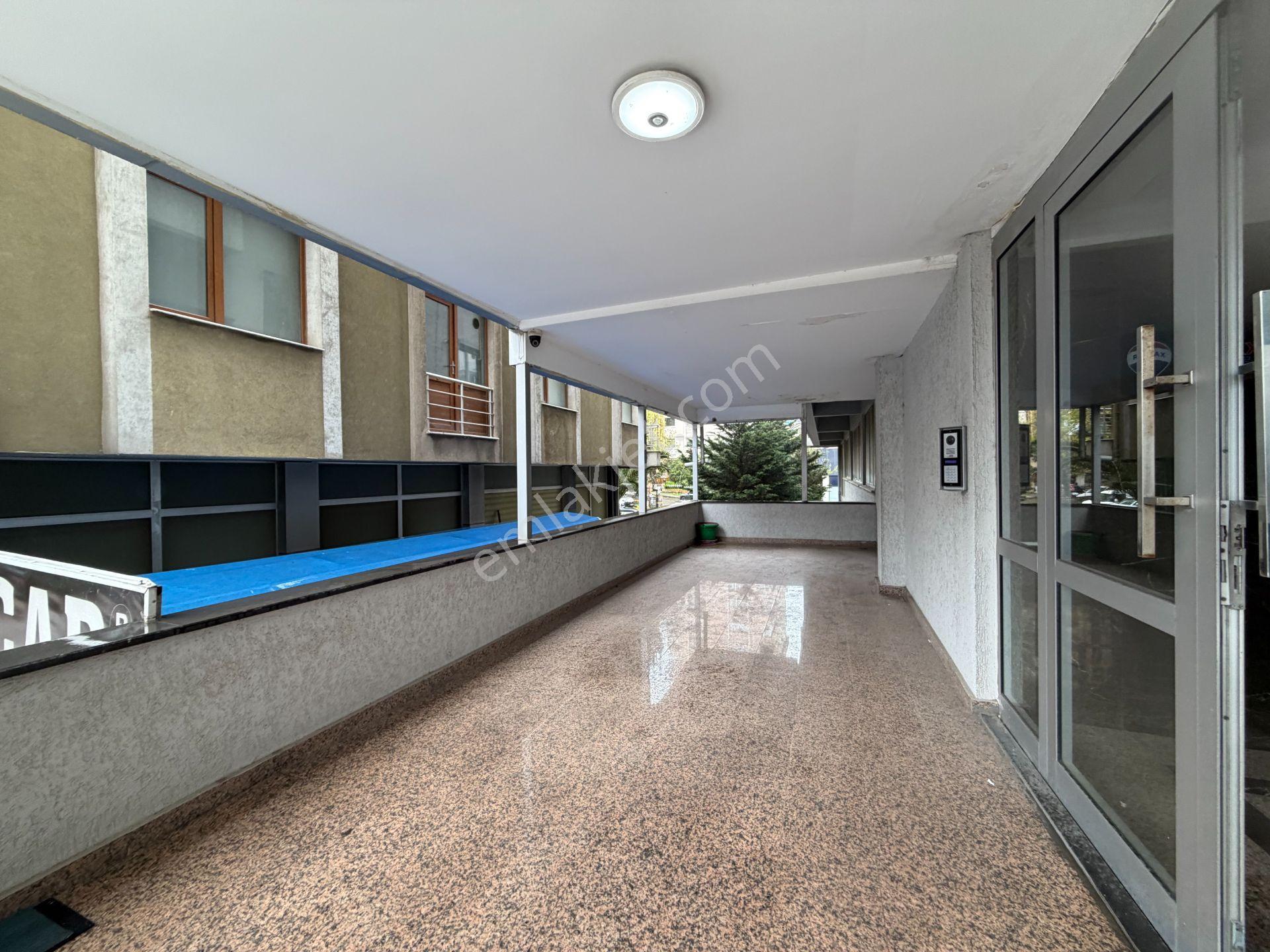 Bağlarbaşı Mh Atatürk Cad.üzeri Prestijli Plaza Katı 300 M2 ! - Görsel 28