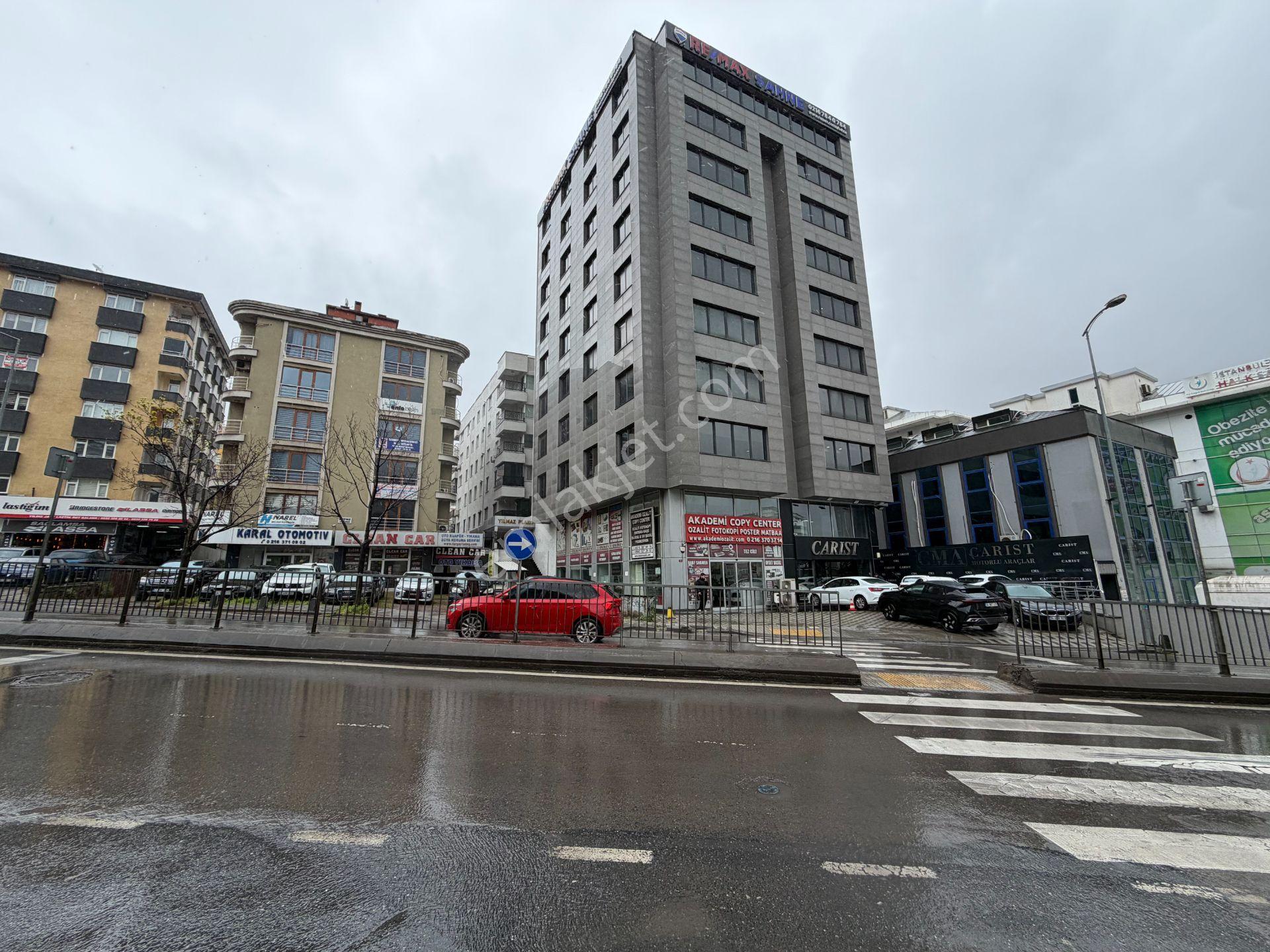 Bağlarbaşı Mh Atatürk Cad.üzeri Prestijli Plaza Katı 300 M2 ! - Görsel 34