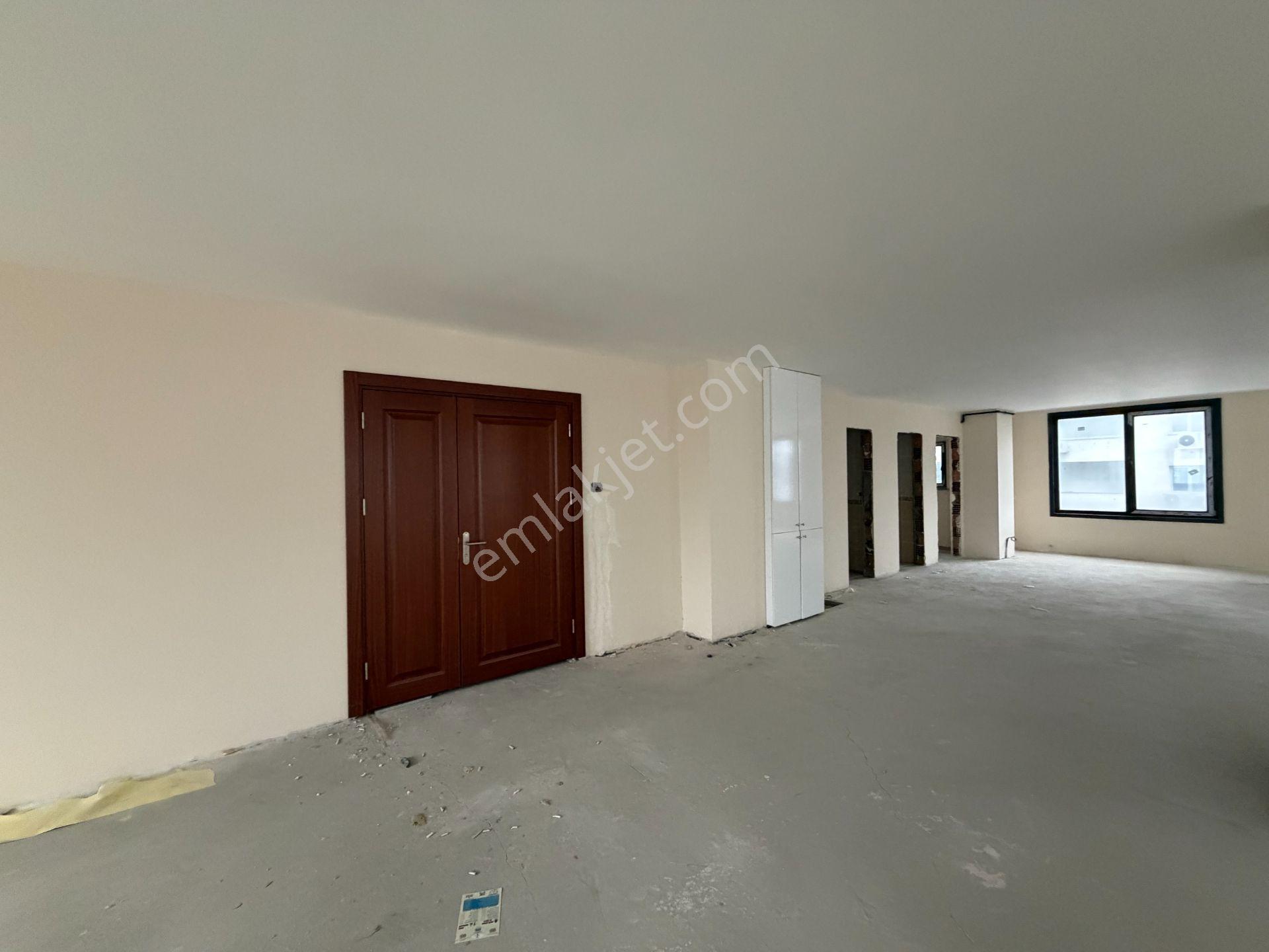 Bağlarbaşı Mh Atatürk Cad.üzeri Prestijli Plaza Katı 300 M2 ! - Görsel 16
