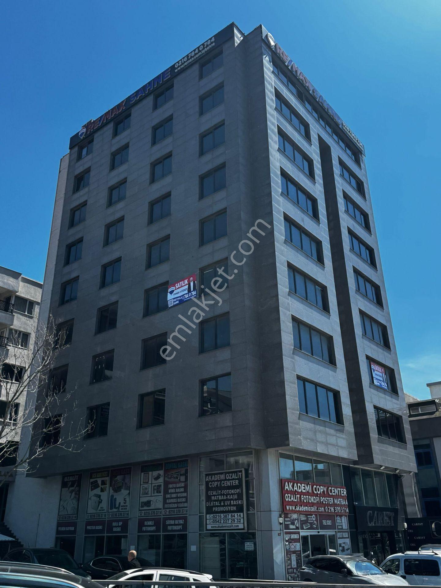 Bağlarbaşı Mh Atatürk Cad.üzeri Prestijli Plaza Katı 300 M2 ! - Görsel 2