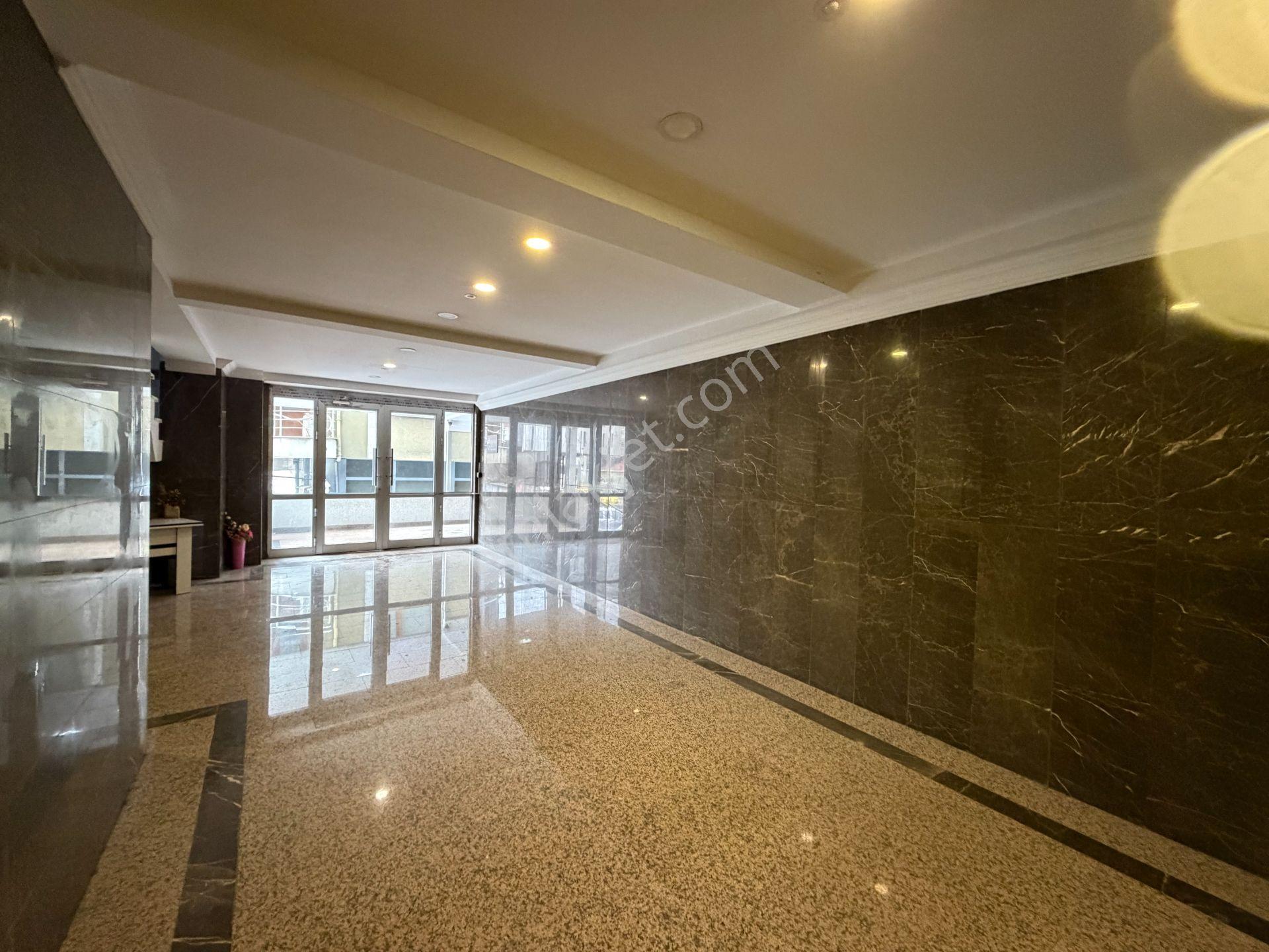 Bağlarbaşı Mh Atatürk Cad.üzeri Prestijli Plaza Katı 300 M2 ! - Görsel 31