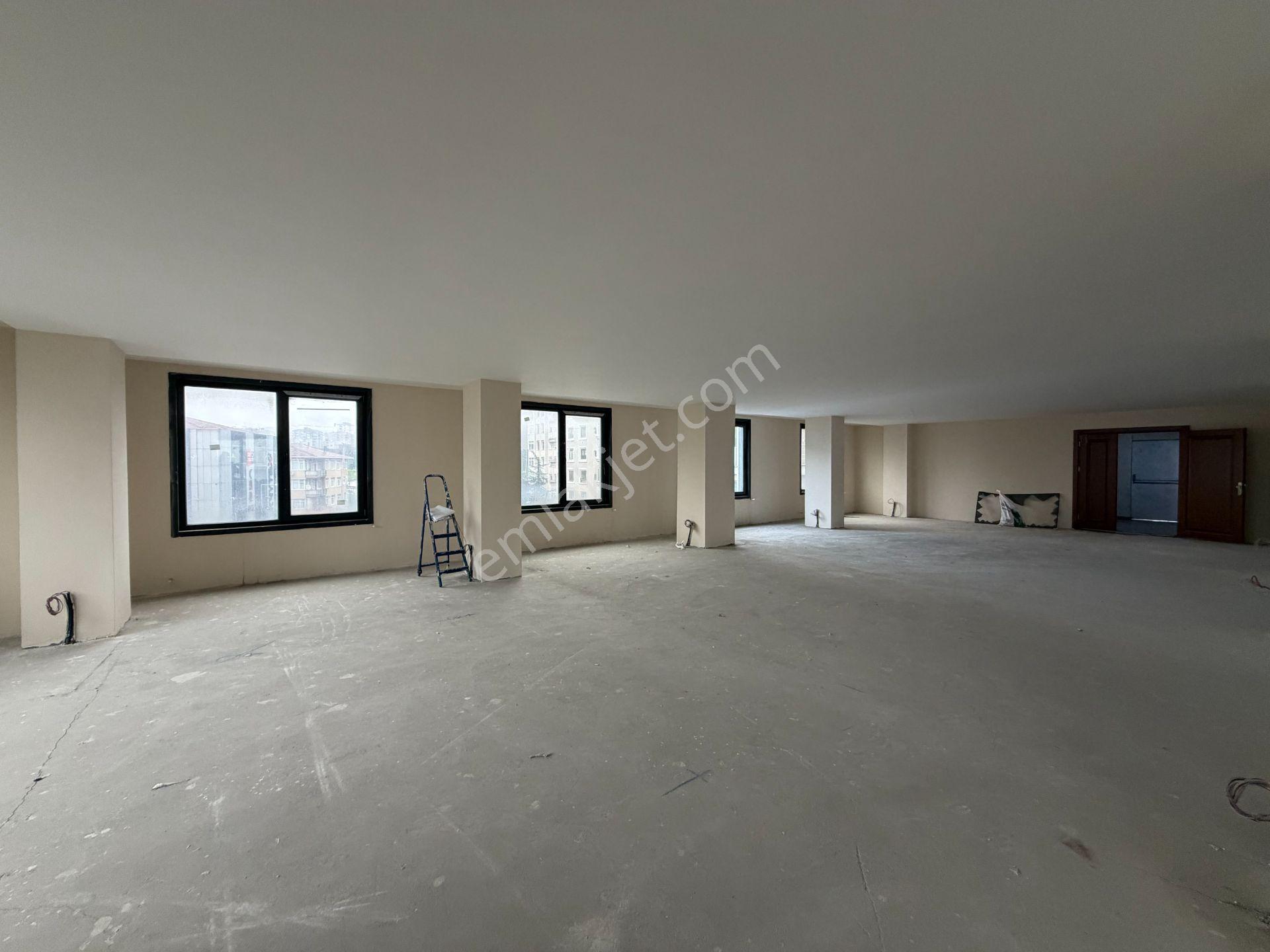 Bağlarbaşı Mh Atatürk Cad.üzeri Prestijli Plaza Katı 300 M2 ! - Görsel 6