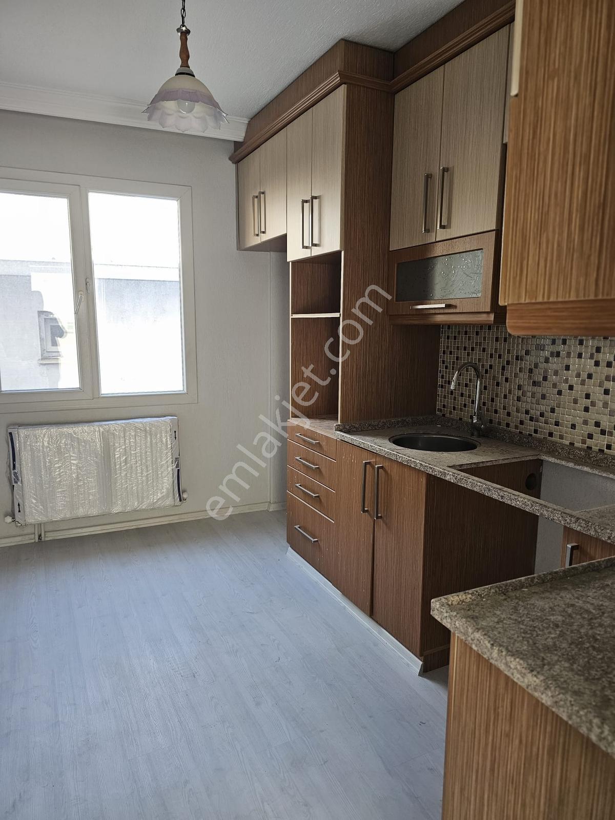 Buca Yeşilbağlar Mah Satılık 100m2 2+1 3 Kat Kullanışlı Daire - Görsel 23