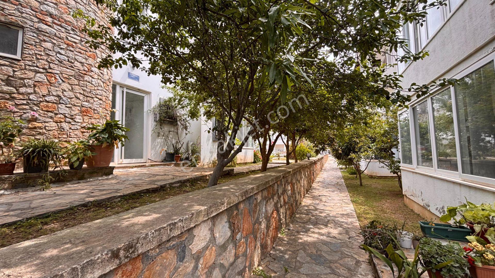 Konacık Ali Yaman Sitesi'nde Havuz Manzaralı 2+1 Üst Kat Daire - Görsel 31
