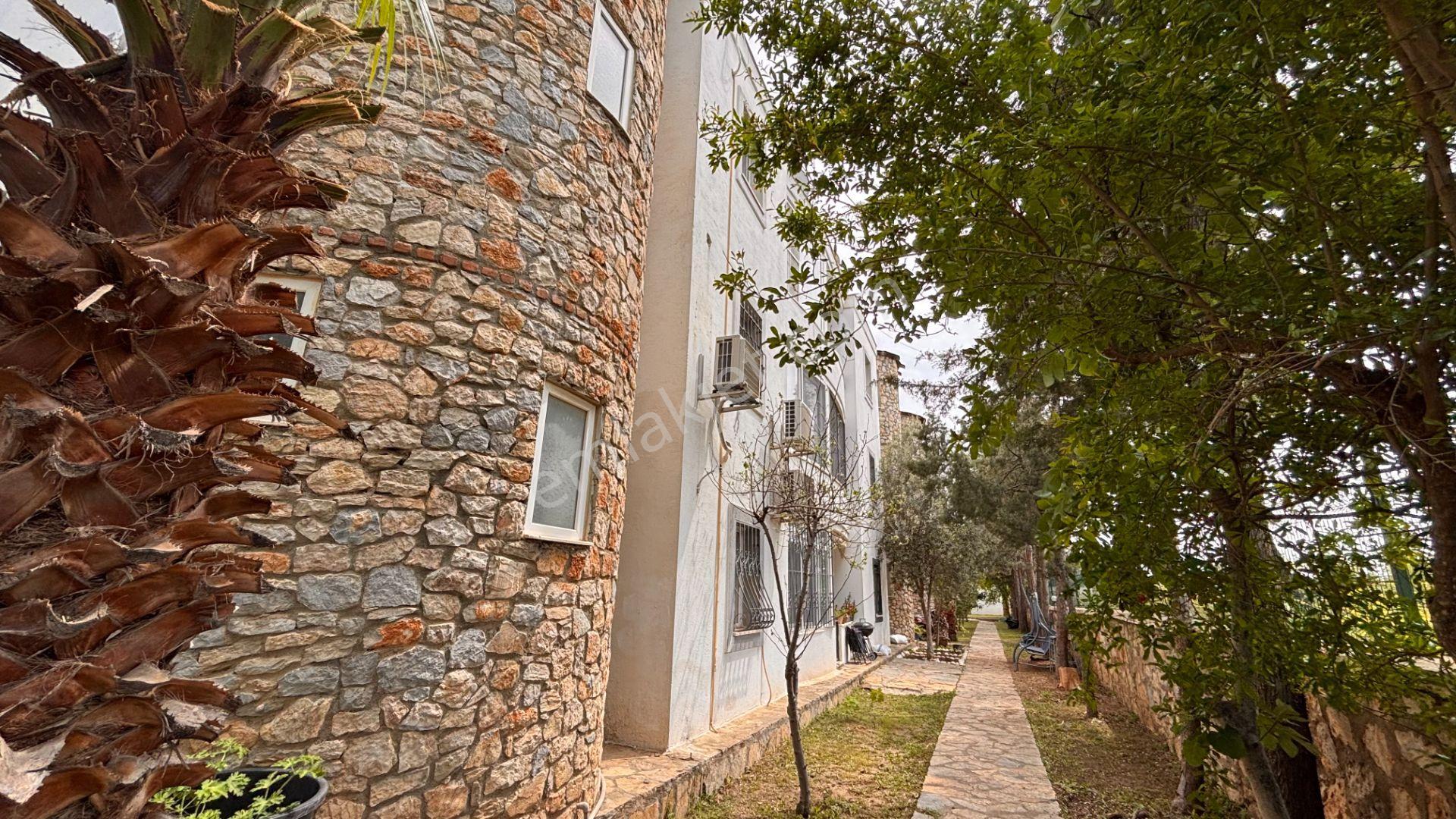 Konacık Ali Yaman Sitesi'nde Havuz Manzaralı 2+1 Üst Kat Daire - Görsel 29