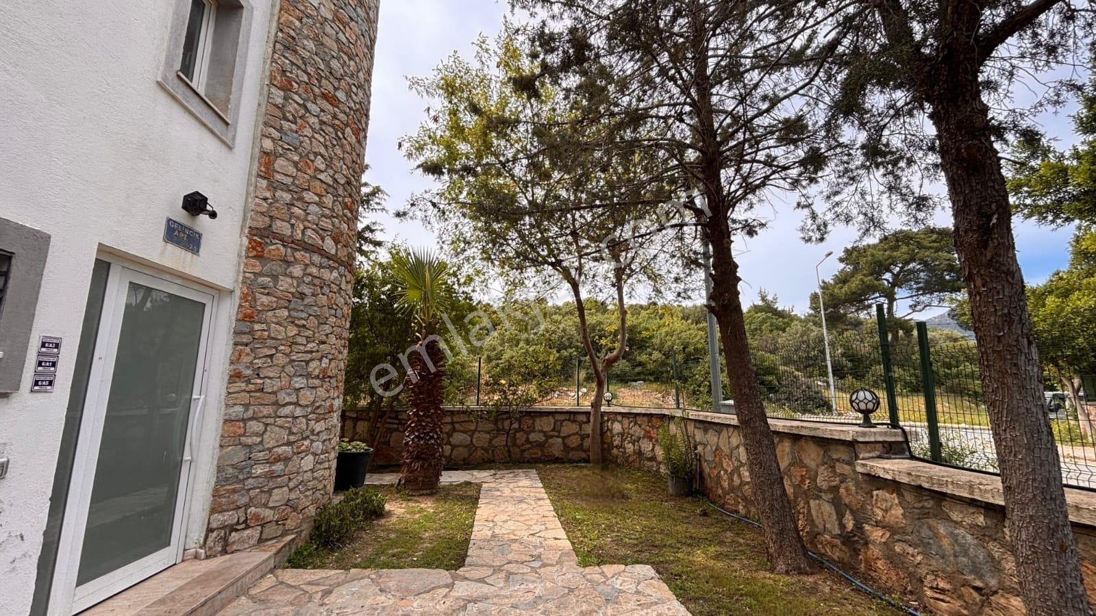 Konacık Ali Yaman Sitesi'nde Havuz Manzaralı 2+1 Üst Kat Daire - Görsel 30