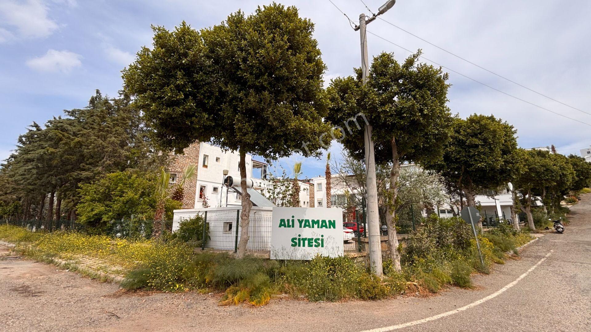 Konacık Ali Yaman Sitesi'nde Havuz Manzaralı 2+1 Üst Kat Daire - Görsel 35
