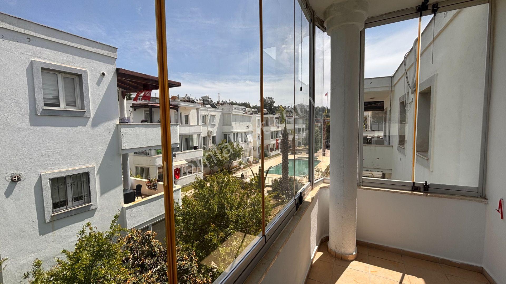Konacık Ali Yaman Sitesi'nde Havuz Manzaralı 2+1 Üst Kat Daire - Görsel 12
