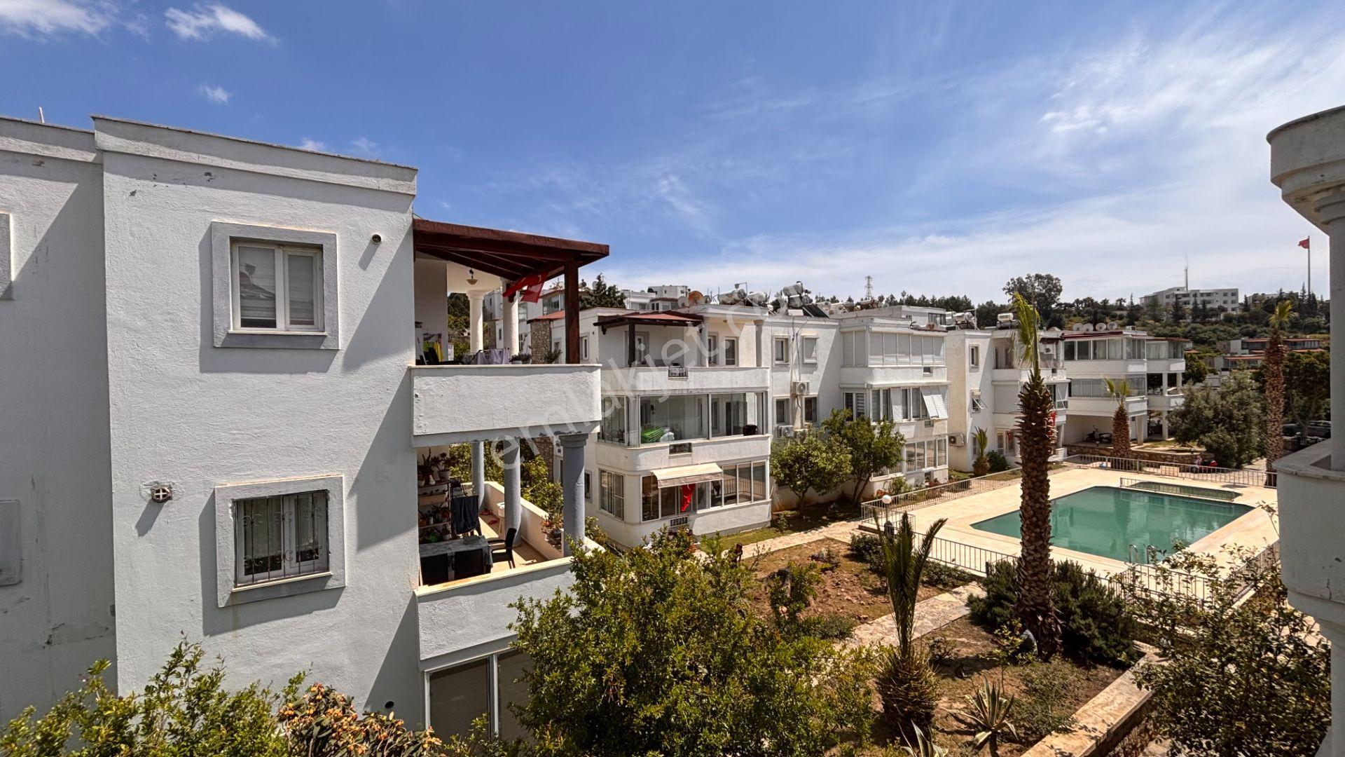 Konacık Ali Yaman Sitesi'nde Havuz Manzaralı 2+1 Üst Kat Daire - Görsel 13