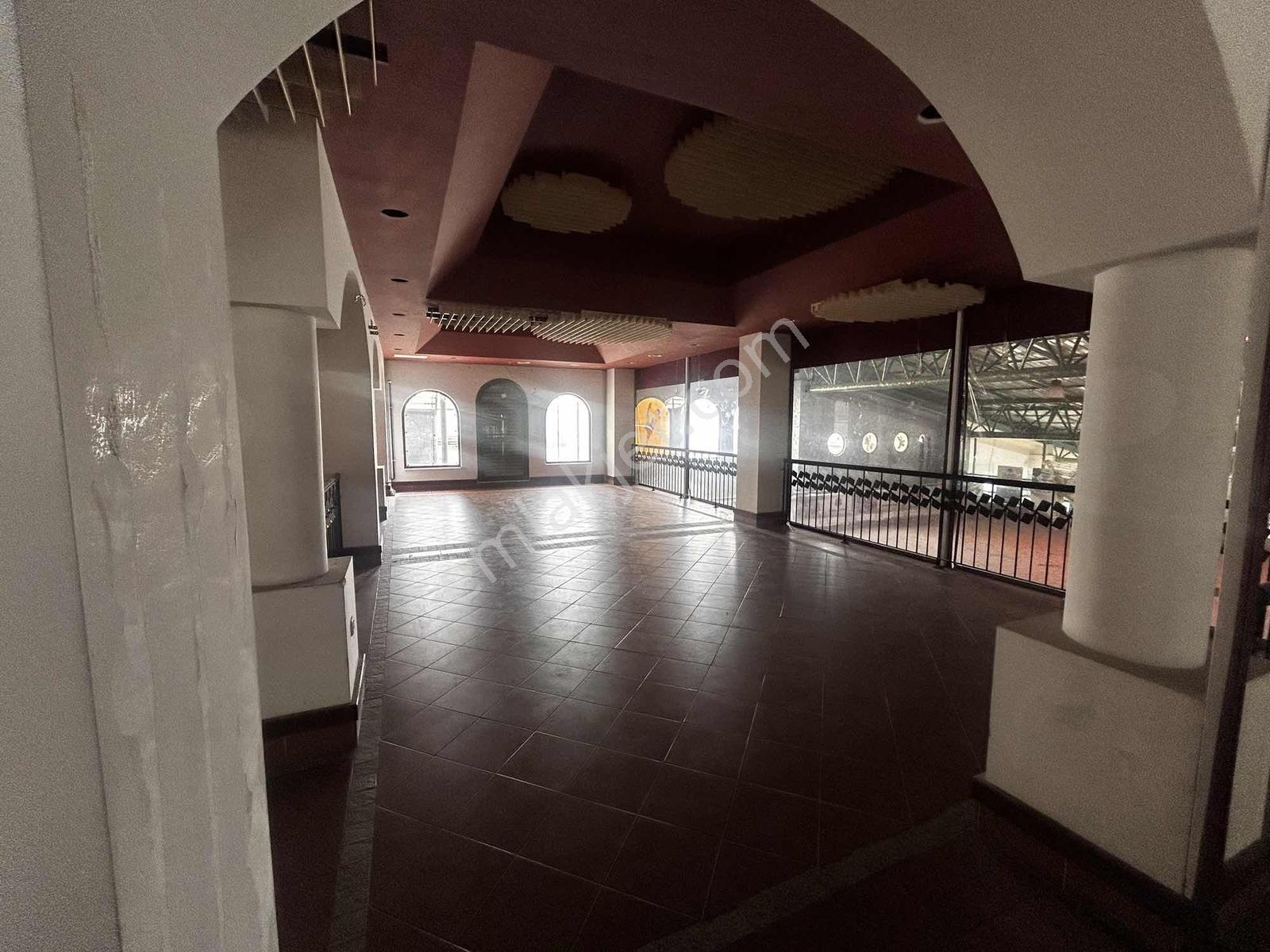 450 M2 Çok Amaçlı Kullanıma Uygun 4 Bölümlü Ticari Alan - Görsel 23