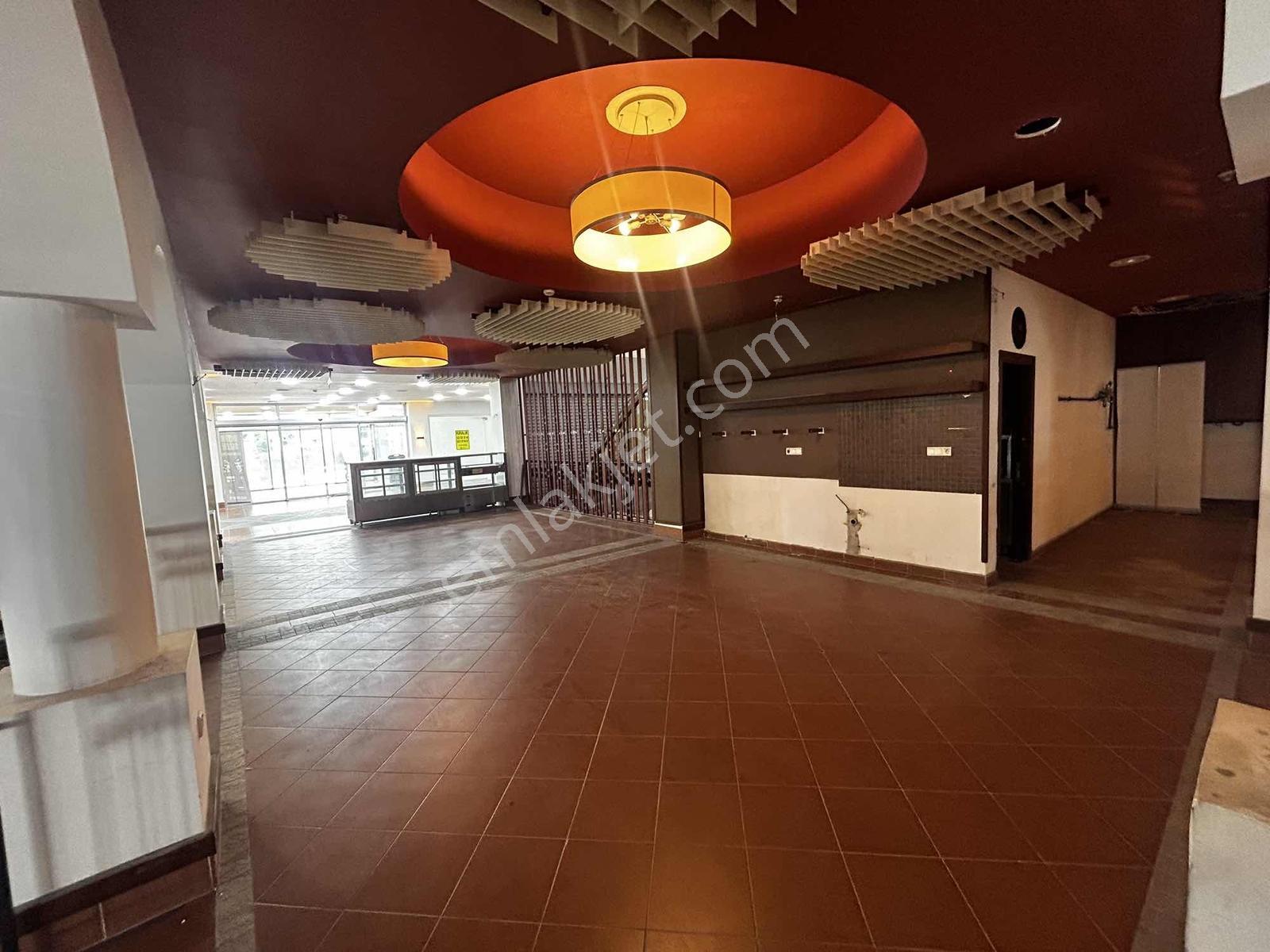 450 M2 Çok Amaçlı Kullanıma Uygun 4 Bölümlü Ticari Alan - Görsel 3