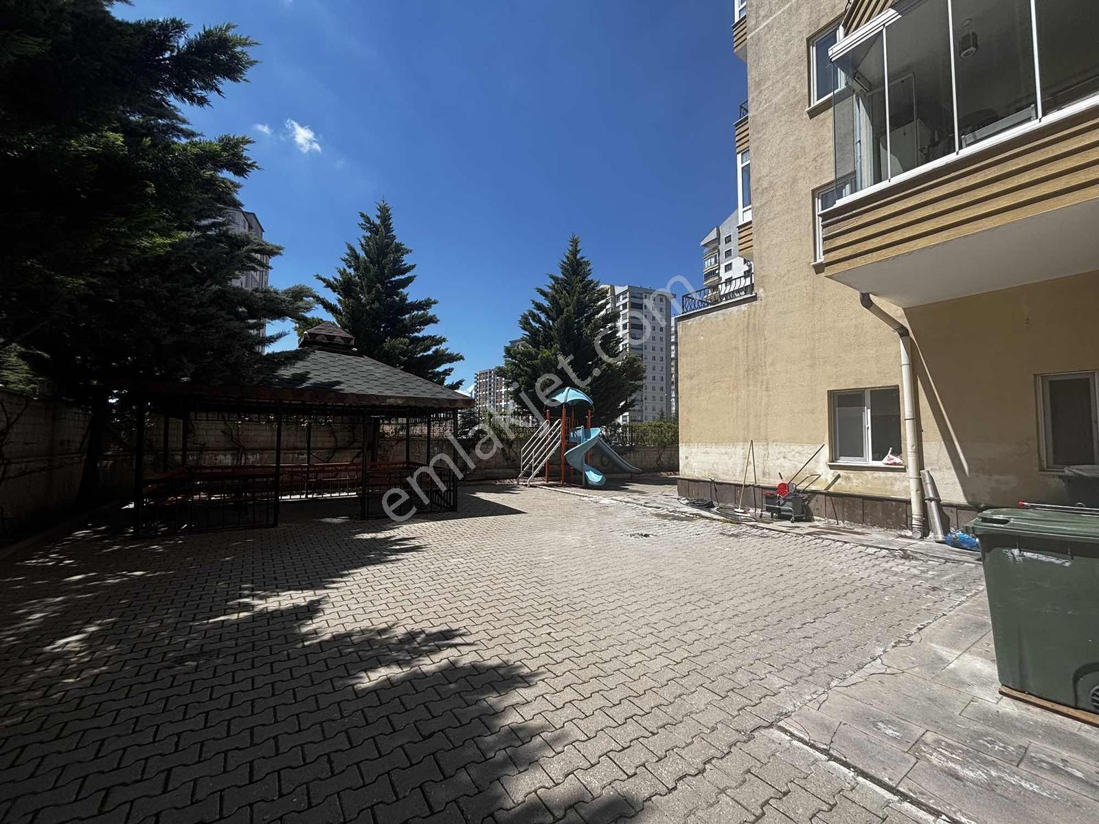 Köşk Mahallesinde Harika Konuma Sahip Kombili 3+1 Daire - Görsel 25