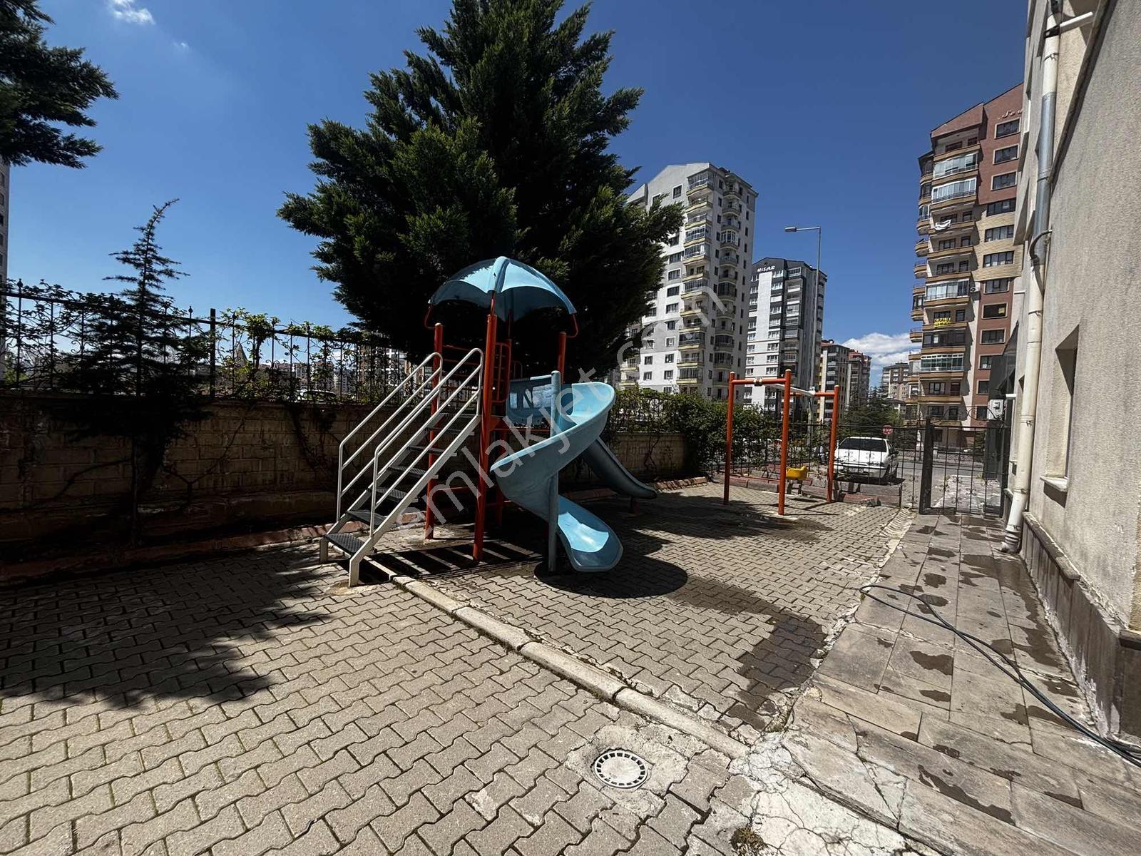 Köşk Mahallesinde Harika Konuma Sahip Kombili 3+1 Daire - Görsel 26
