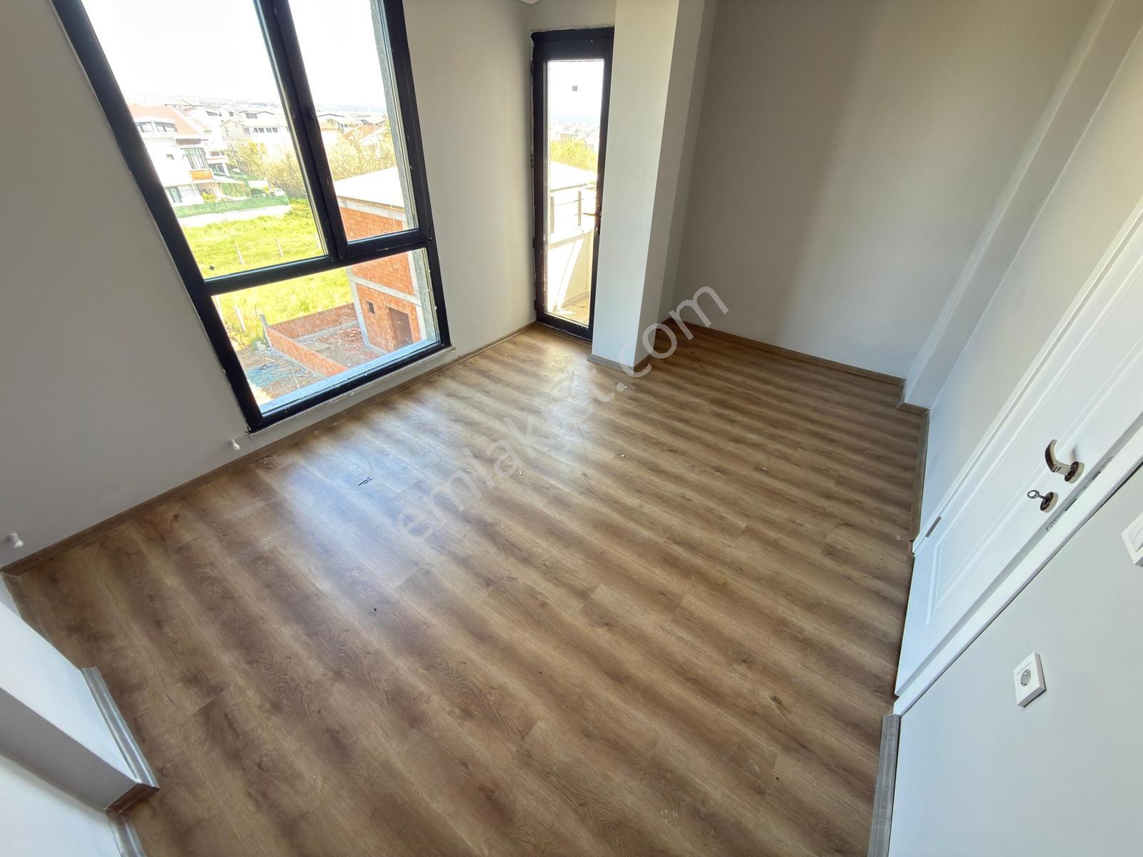 Marmara Ereğlisi Yeniçiftlik'te Parka Cephe Köşe Başı Villa - Görsel 27