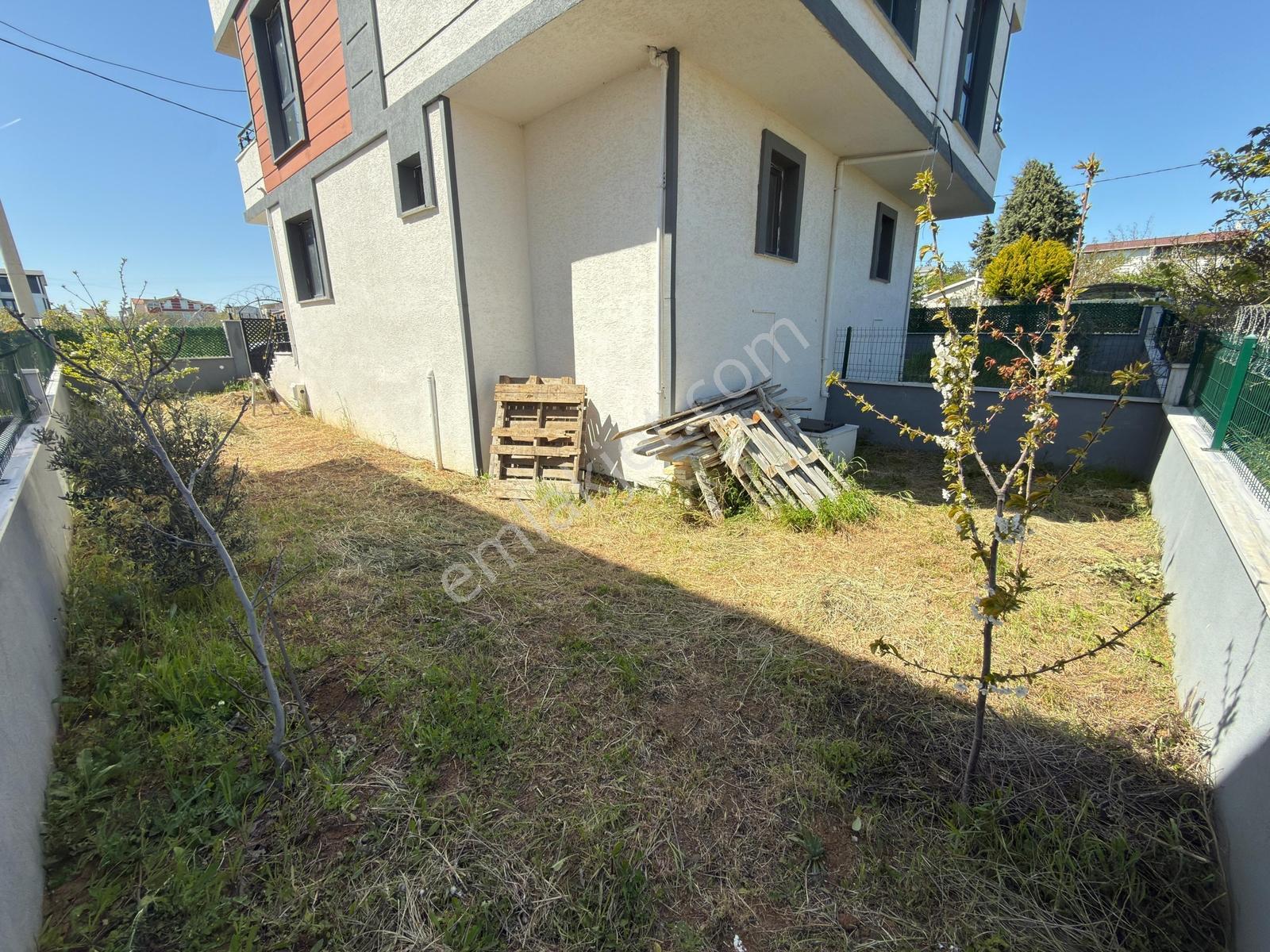 Marmara Ereğlisi Yeniçiftlik'te Parka Cephe Köşe Başı Villa - Görsel 2