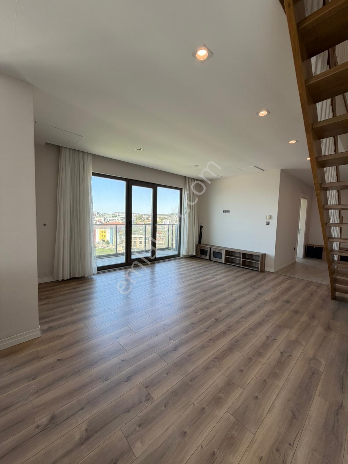 Büyükçekmece Pınartepe Mah Site İçi Kiralık Penthouse 4+2 - Görsel 27